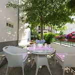 Ivo Apartment *