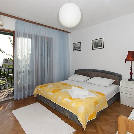 Ivo Apartment *