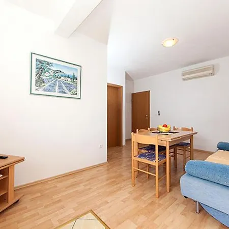 Ivo Apartment *