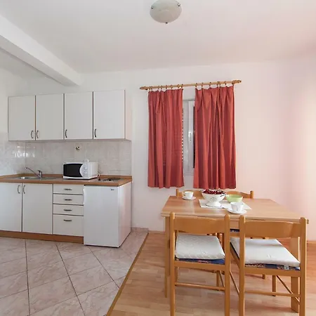 Apartment Ivo Tucepi